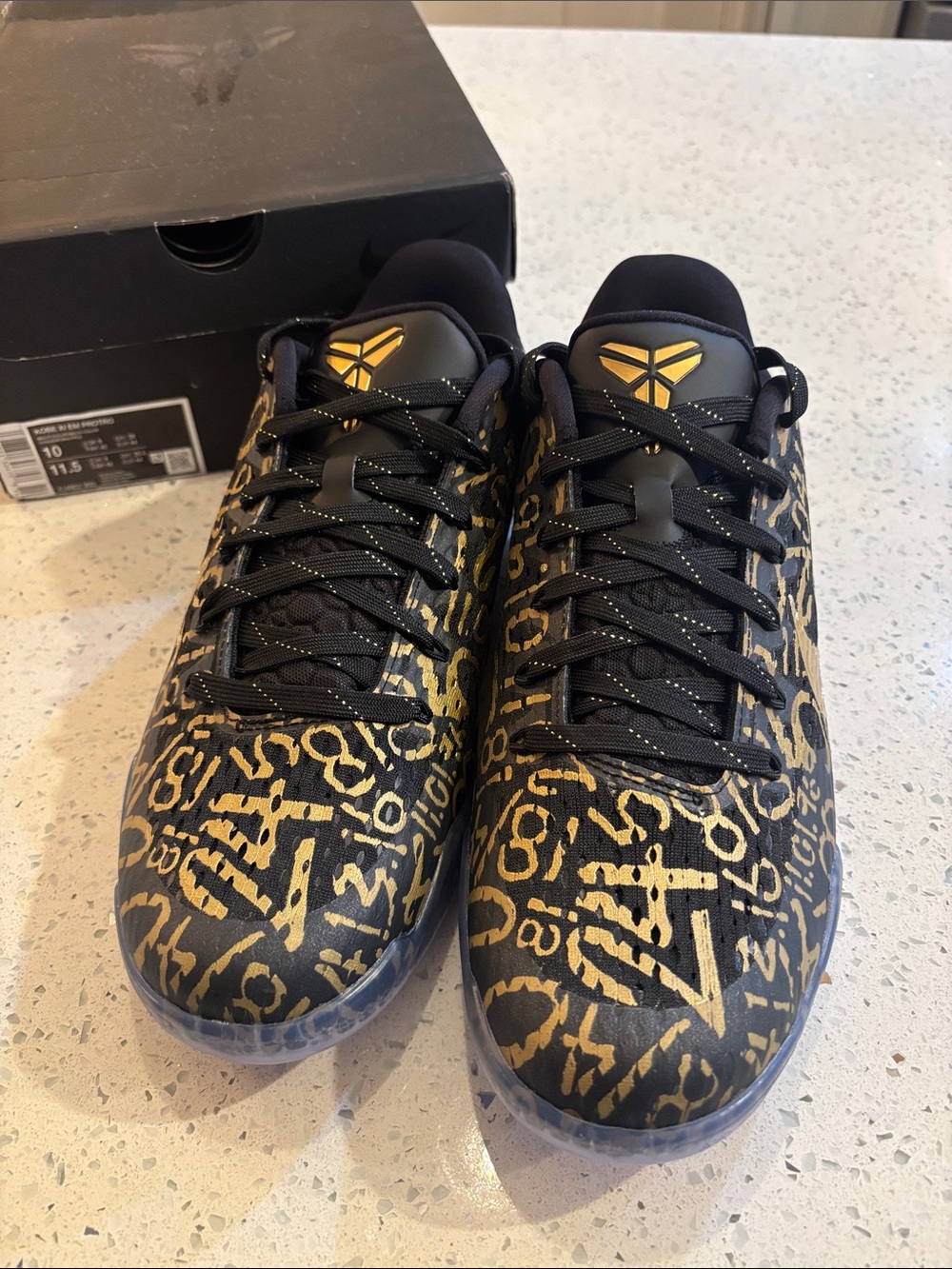 Signature Low-Top Men's Basketball Shoes - Black/Gold